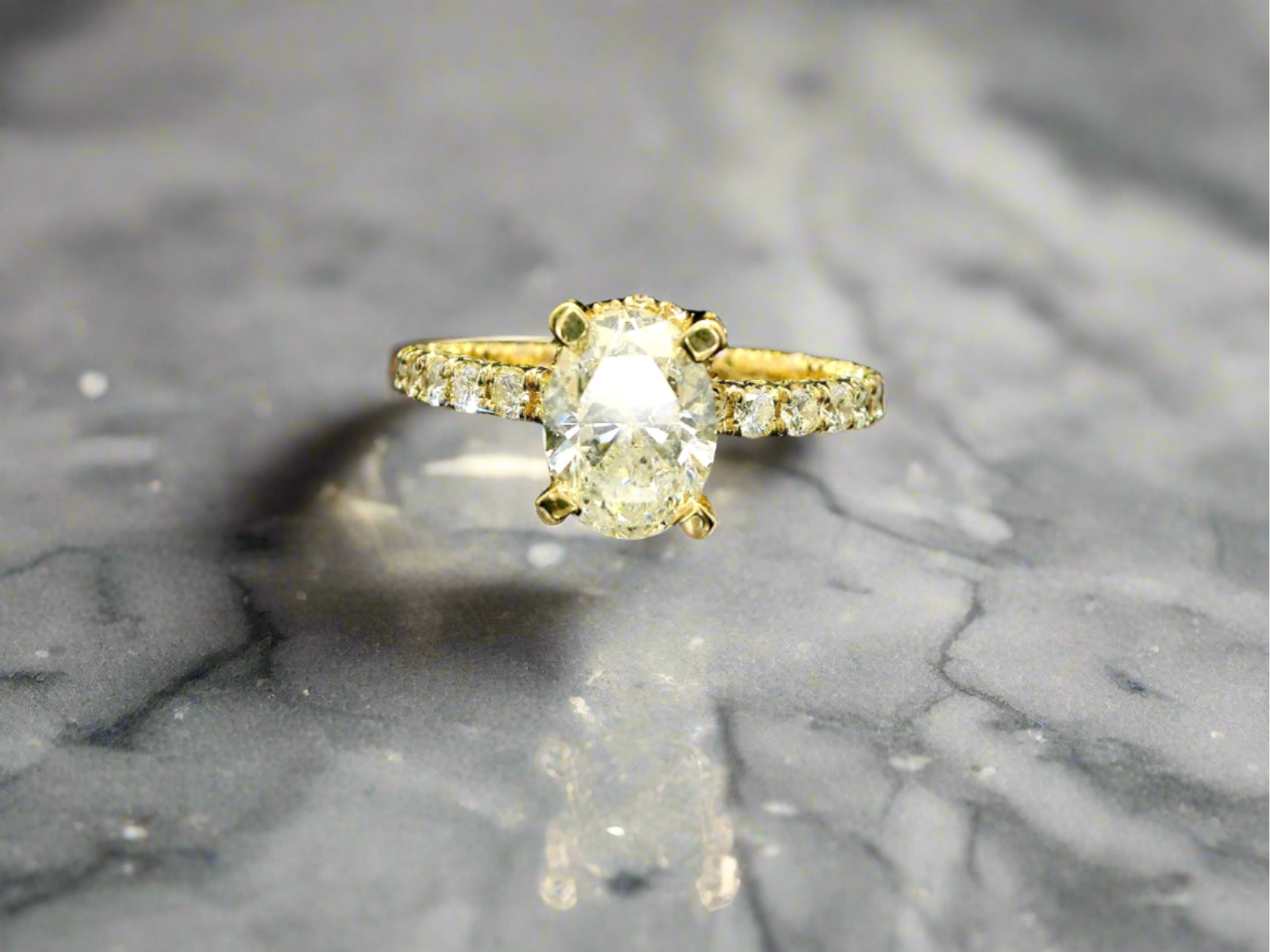 Oval Diamond Wedding Ring